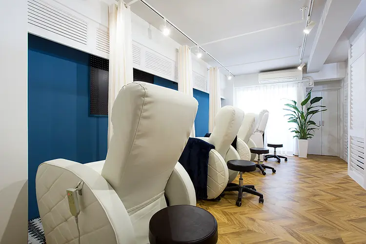 ヘアーセンスネイルアンドアイの内観・外観1