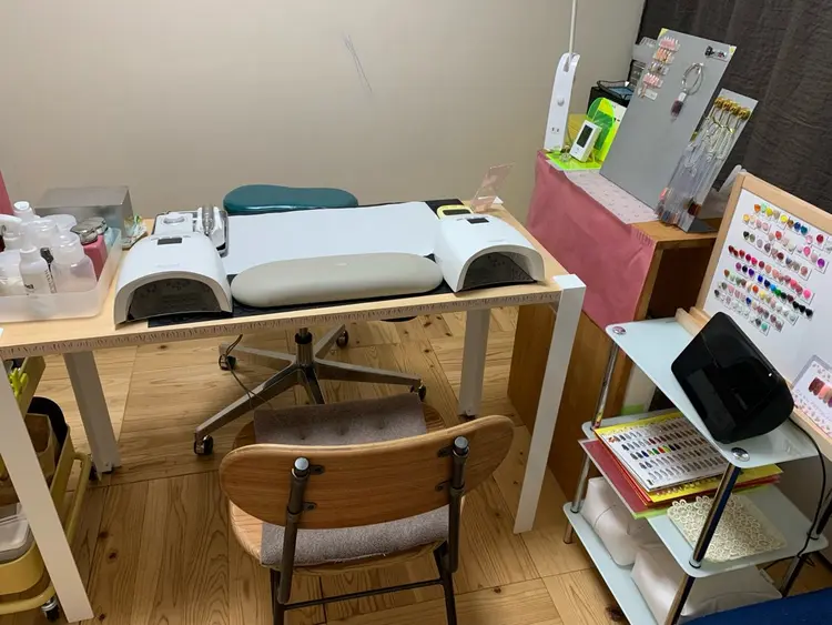 Rネイルの内観・外観1