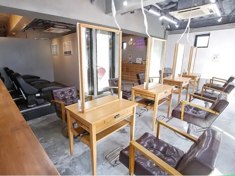 ROBINの内観・外観2