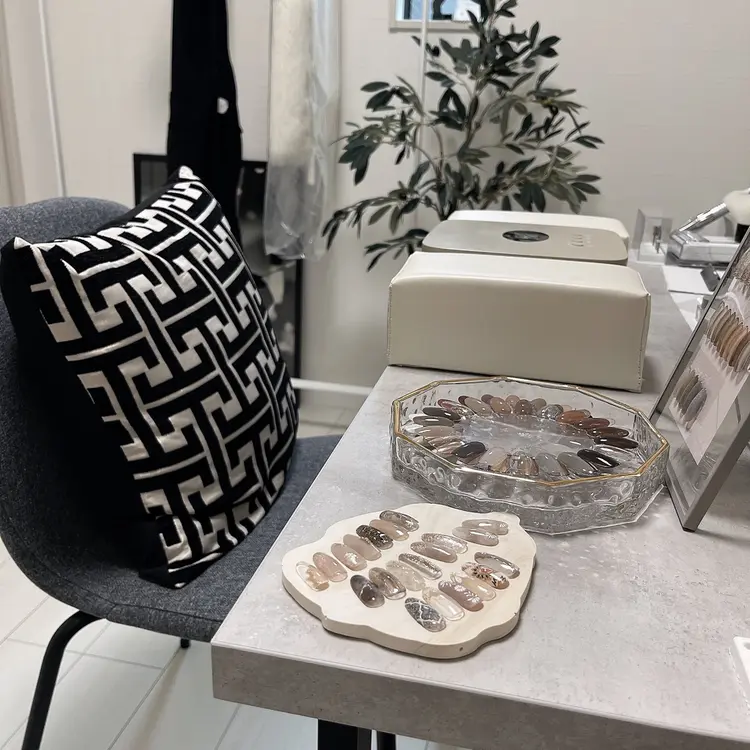 pualua nailの内観・外観1