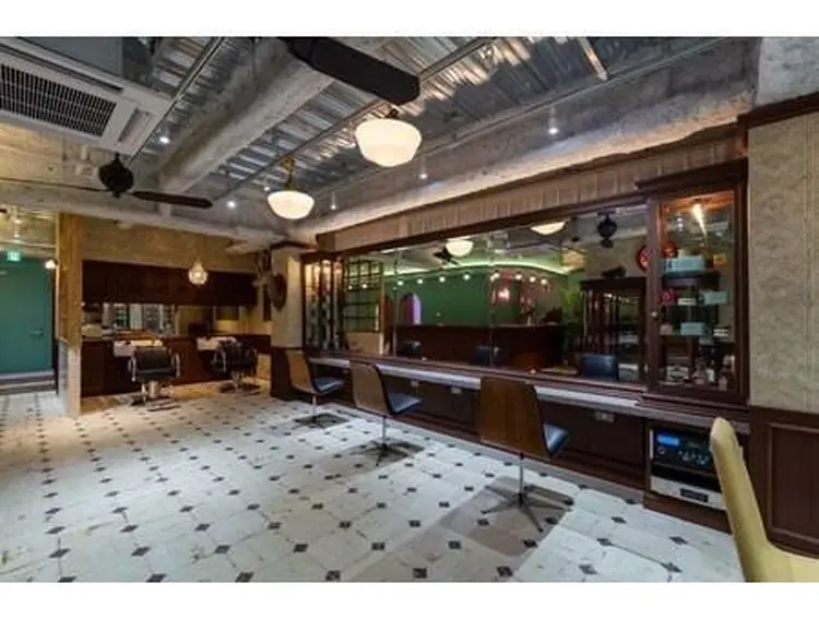 threeの内観・外観2