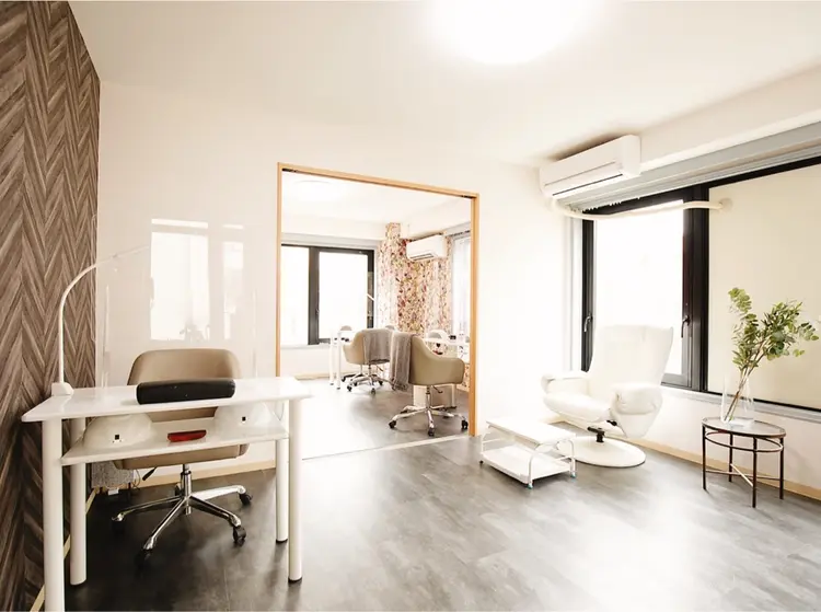 Rairia   nailの内観・外観1