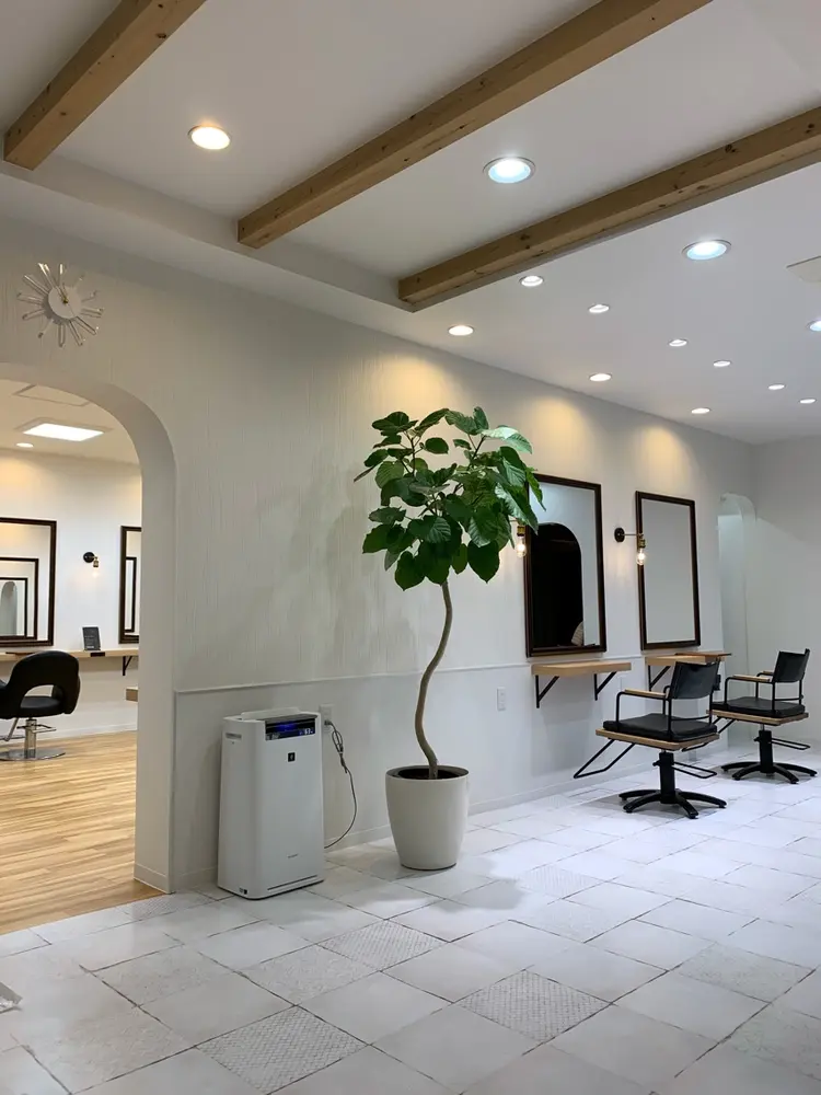 MOLLAsalon 鳳店の内観・外観2