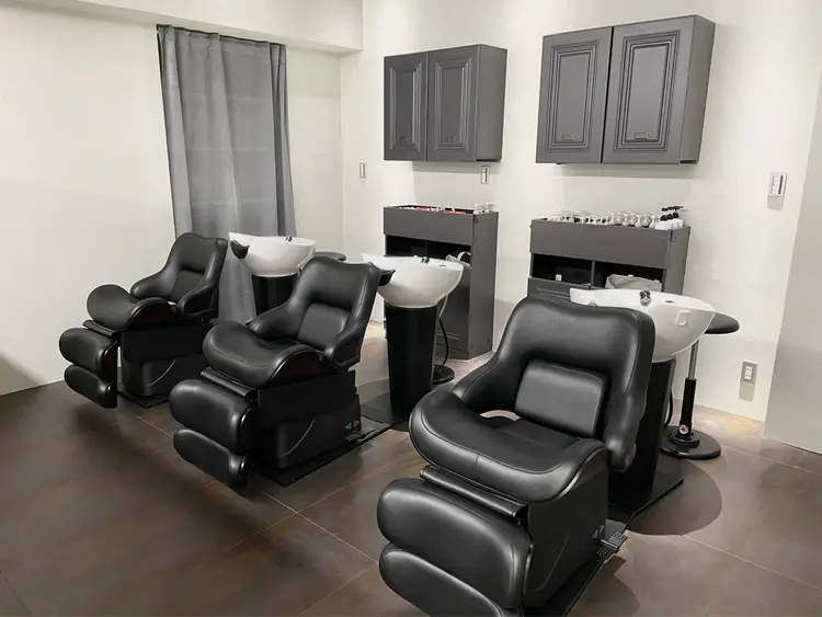 tint by alo bleach 大阪梅田【ティントバイアロブリーチ】の内観・外観3