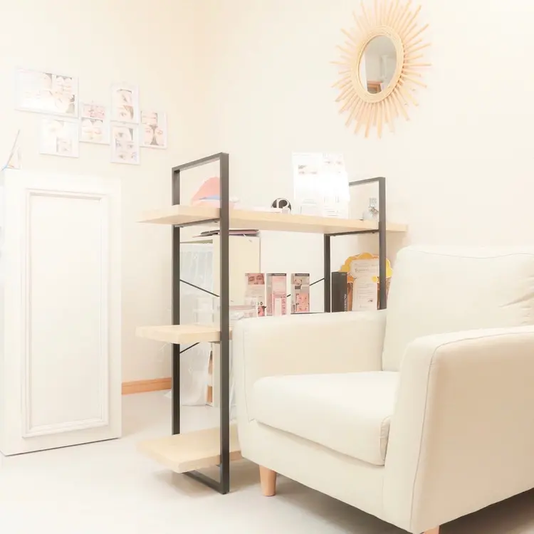 eyelash&eyebrow Luminousの内観・外観2