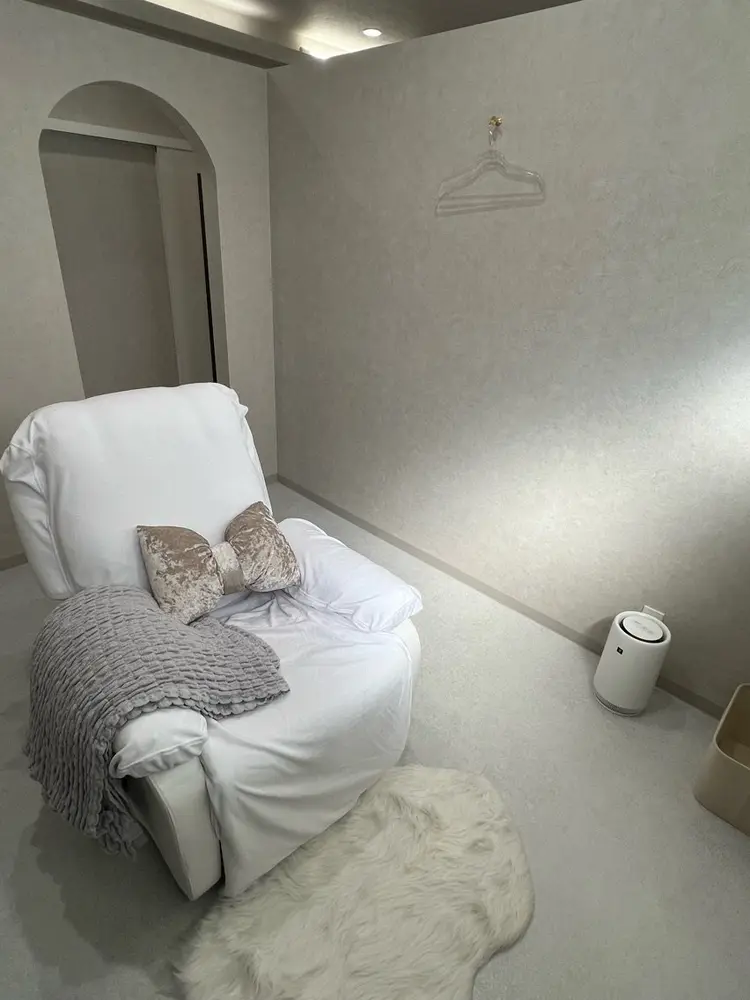 eyelash&eyebrow aimerの内観・外観1