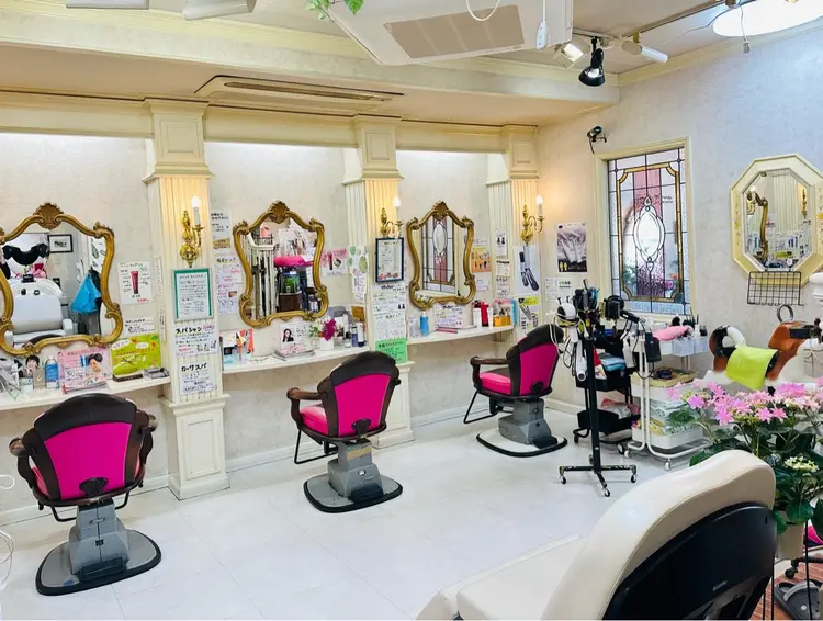 美容室ティンカーベルの内観・外観1