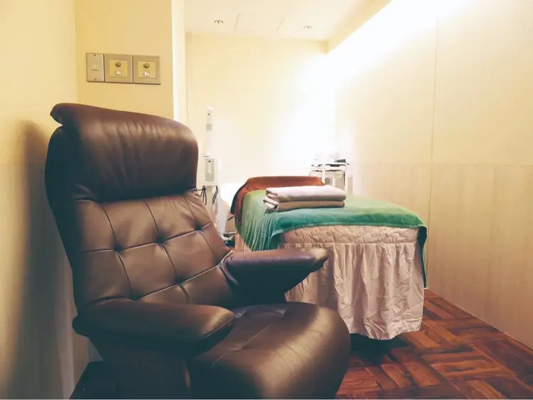 MORE BEAUTY ESTHE 本通り店の内観・外観1