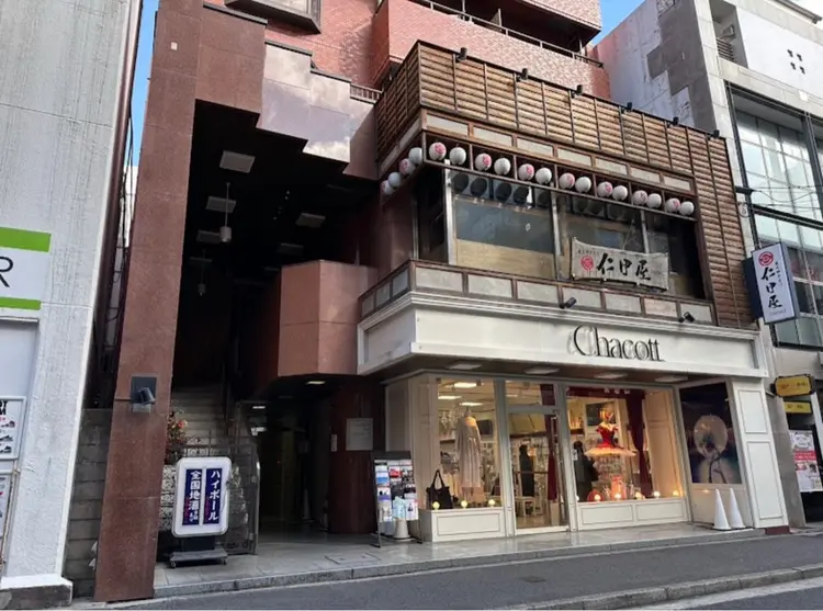 ベッキーラッシュ 八丁堀店の内観・外観1