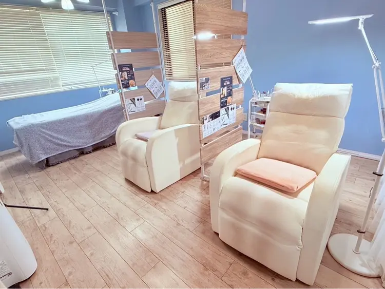 Luna eyelash 池袋店【まつ毛パーマ・パリジェンヌ・眉毛】の内観・外観2