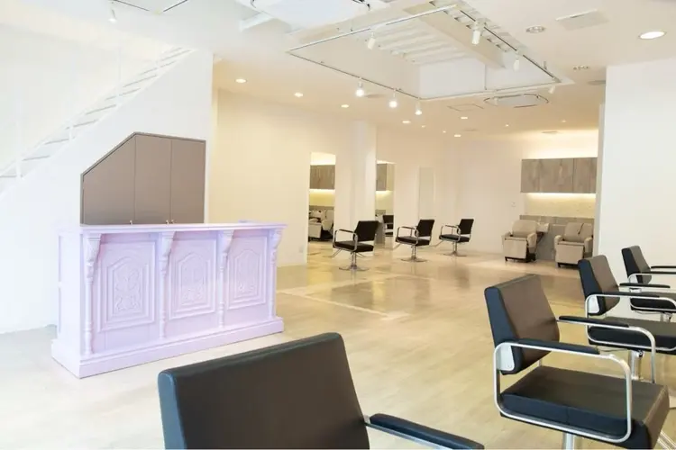 TIDEHAIRの内観・外観2