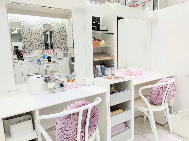 メナードフェイシャルサロン丸の内ヒルズの内観・外観2