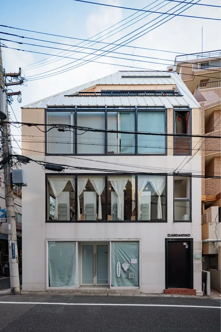 SLAYの内観・外観1