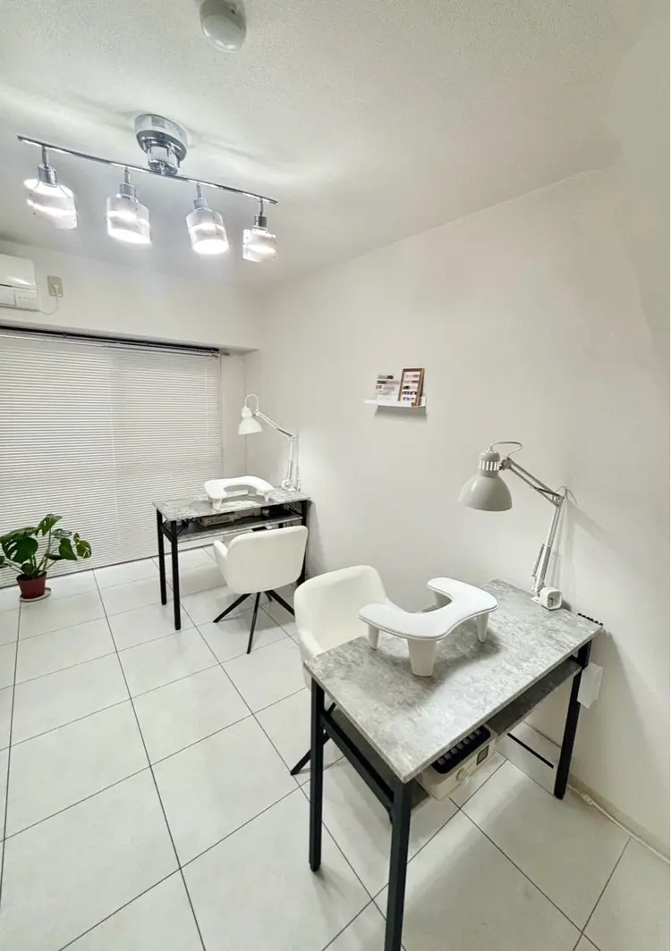 Qmu nailの内観・外観1