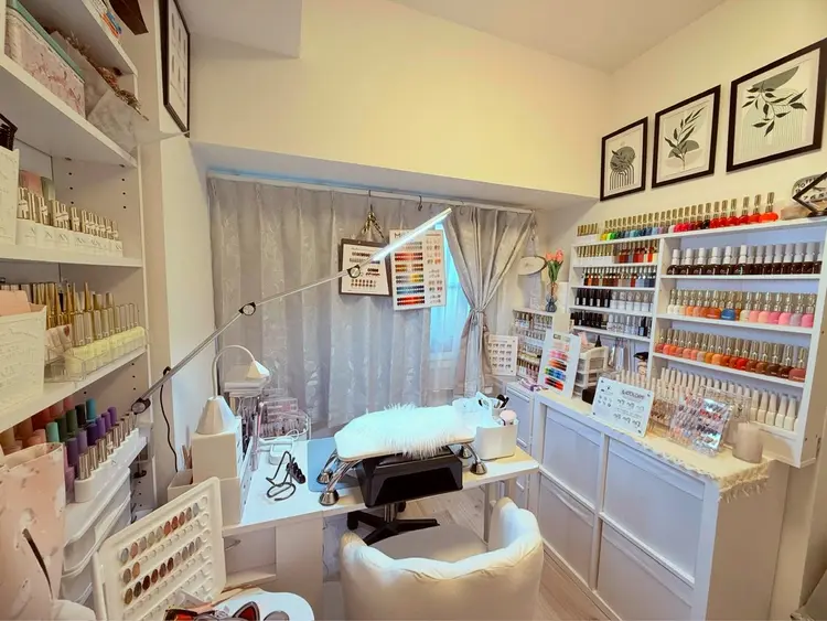 MIRA NAILROOM SALONの内観・外観1