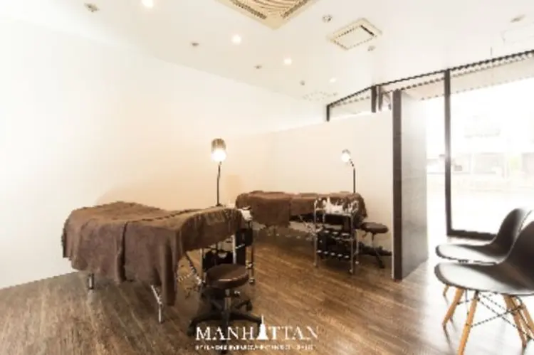 MANHATTAN 目元研究所の内観・外観2