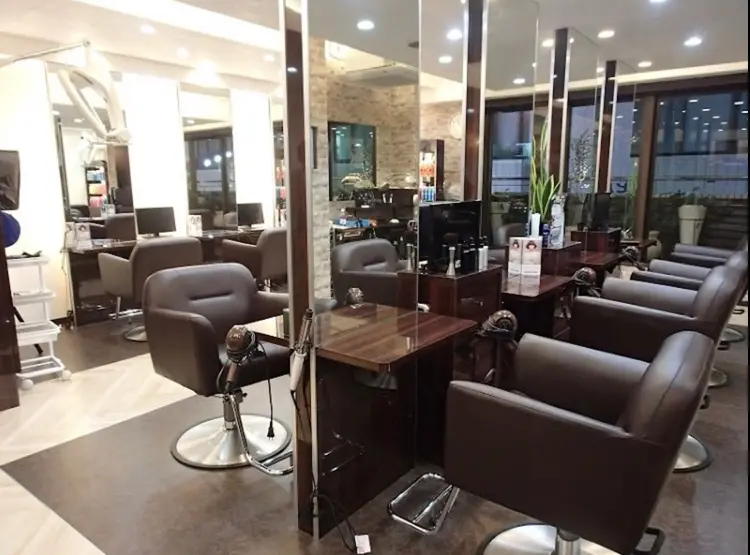 CHARA 池袋 本店の内観・外観1