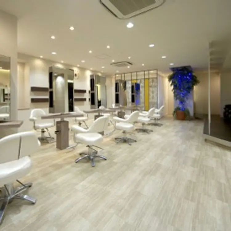 ヘアーメイクWiLL 阪急高槻店の内観・外観2