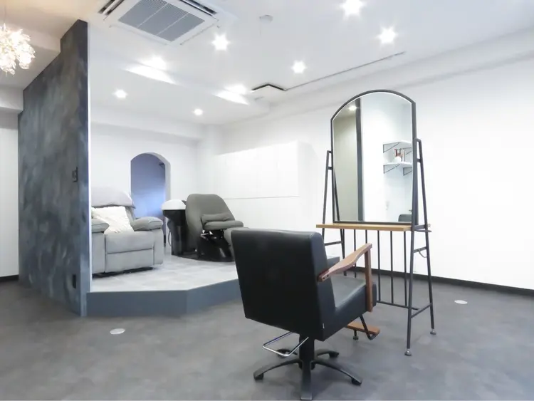 SHEの内観・外観1