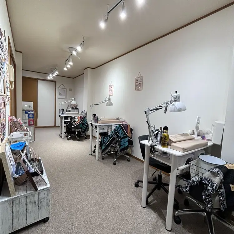 St.Nailの内観・外観1