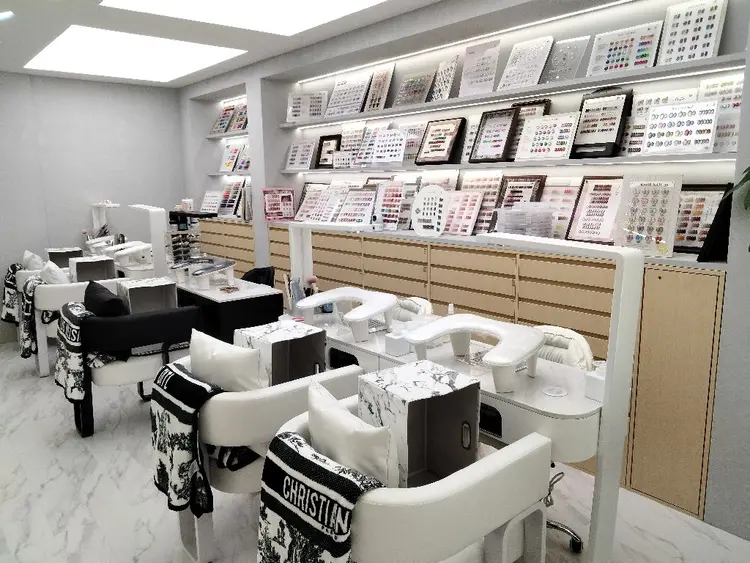 THE ONE栄店の内観・外観2