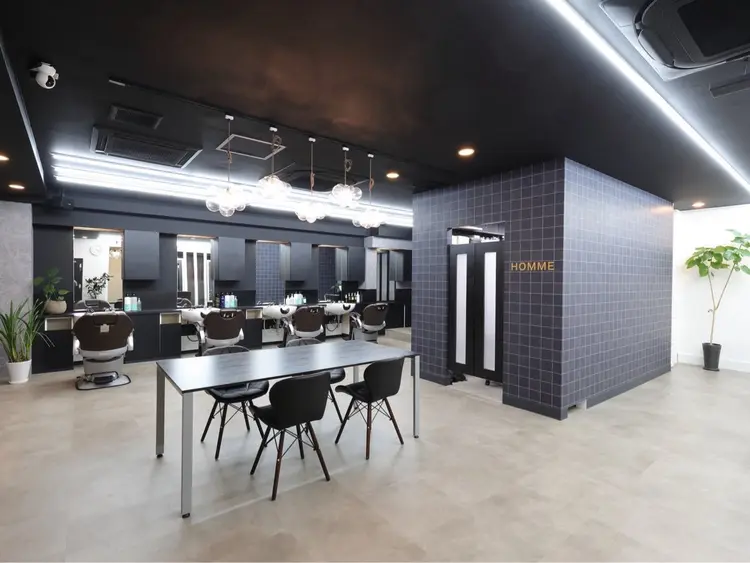 HOMMEの内観・外観2