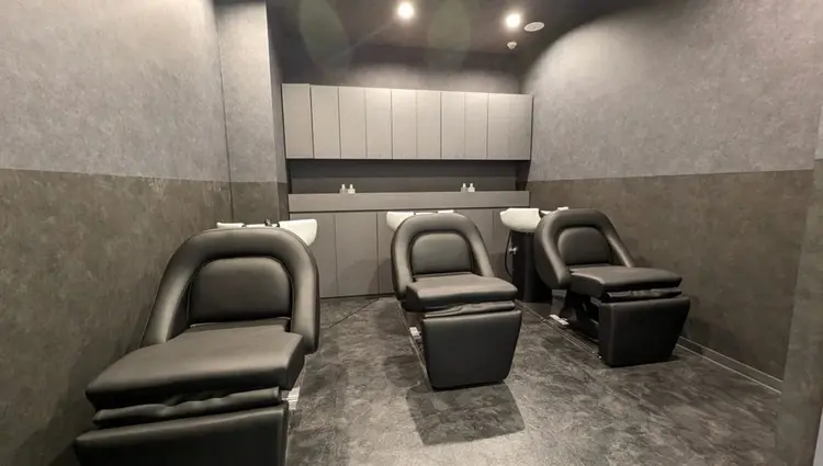 SALOWIN新潟万代の内観・外観2