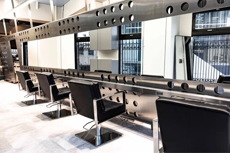 CHARLES   DESSINの内観・外観1