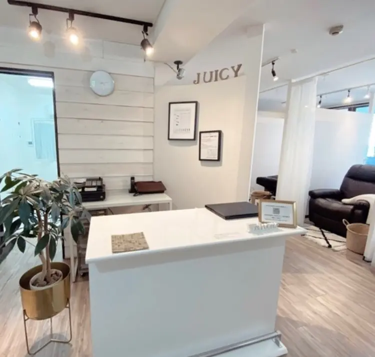 ジューシーアイ志木店の内観・外観1