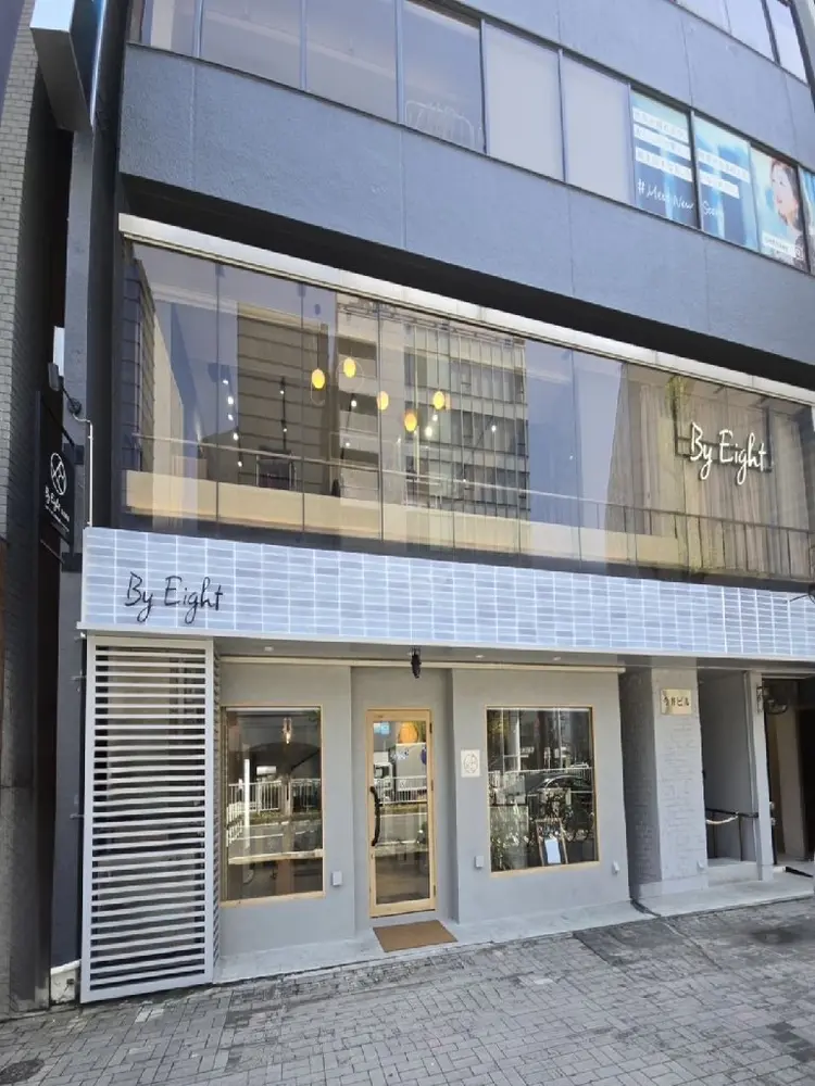 By Eight バイエイトの内観・外観1