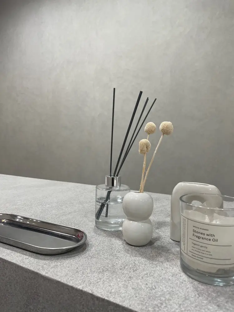 Eir 豊中 ﾊﾟｰﾏ ｹｱ特化ｻﾛﾝ【ｴｲﾙ】の内観・外観2