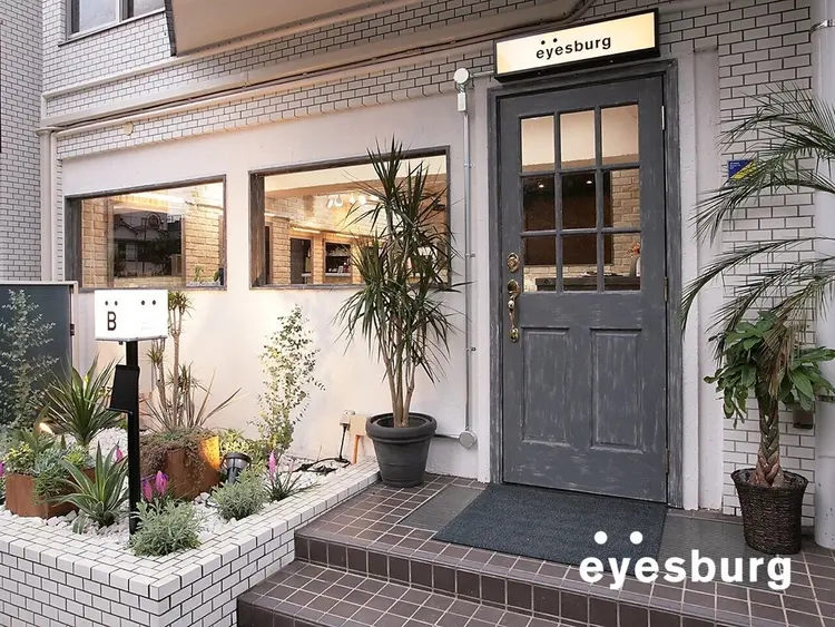 eyesburgの内観・外観1