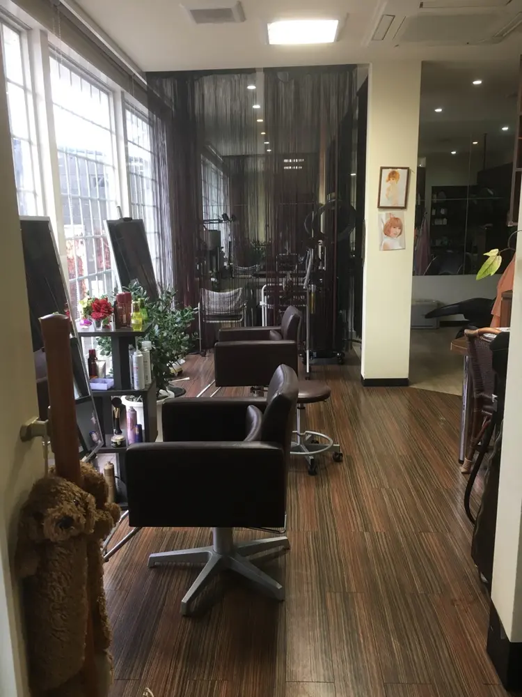 美容室フラッシュの内観・外観1