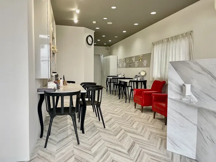 エターナルビューティー各務原店の内観・外観1