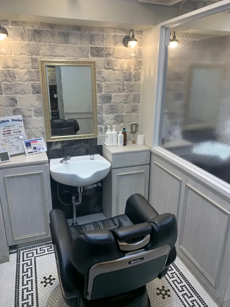 Million Bucks barber shopの内観・外観1