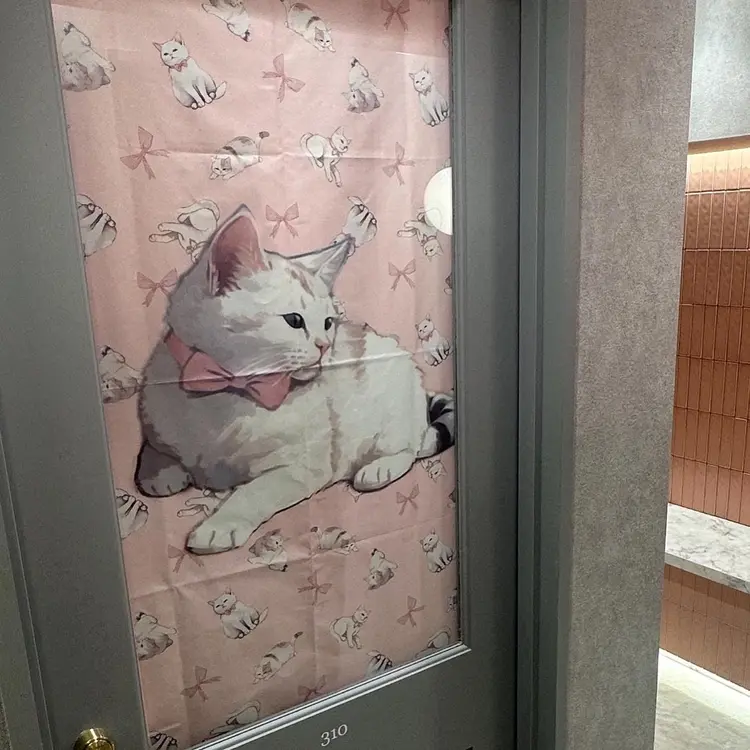 She nail studio 原宿店の内観・外観2