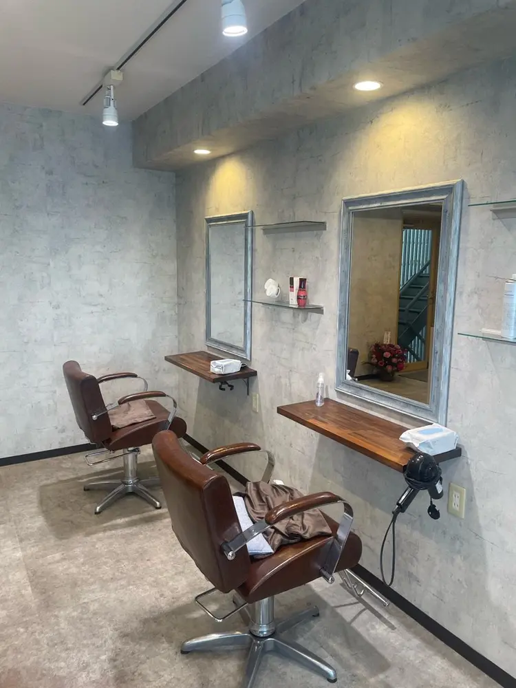 髪質改善トリートメント&ケアカラー MRN. 新宿西口の内観・外観1