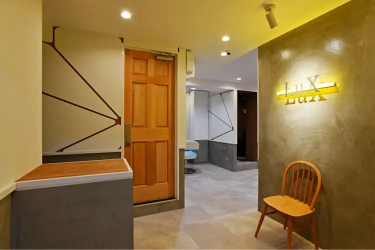 LuX Hair Salonの内観・外観1