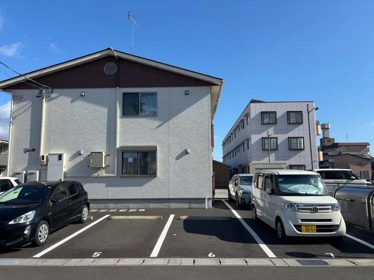 CPサロンｒａｖｉｓｓａｎｔｅの内観・外観1