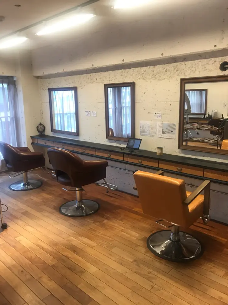 Ursus hair Design by HEADLIGHT 本八幡の内観・外観1