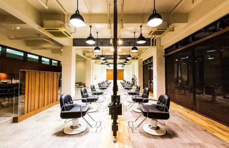 FLAPPERの内観・外観1