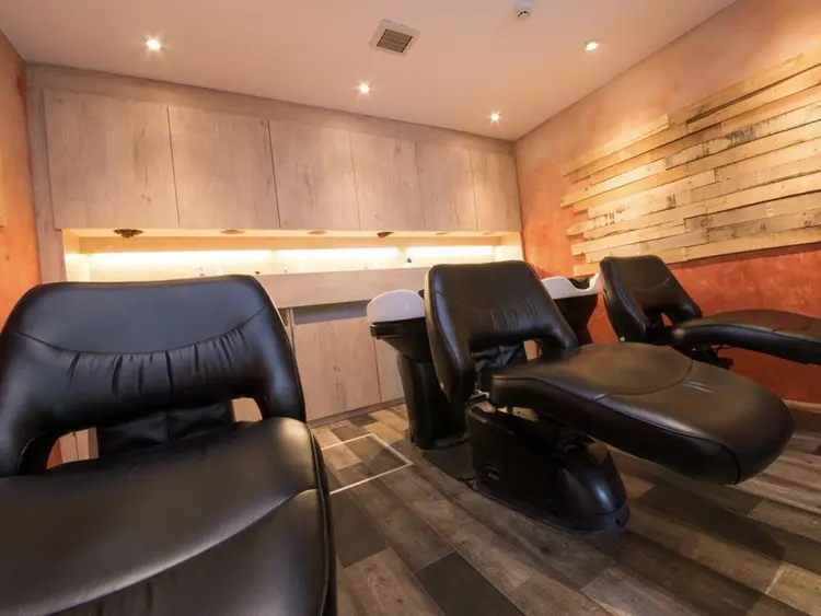 オーブヘアカメリア枚方店の内観・外観2