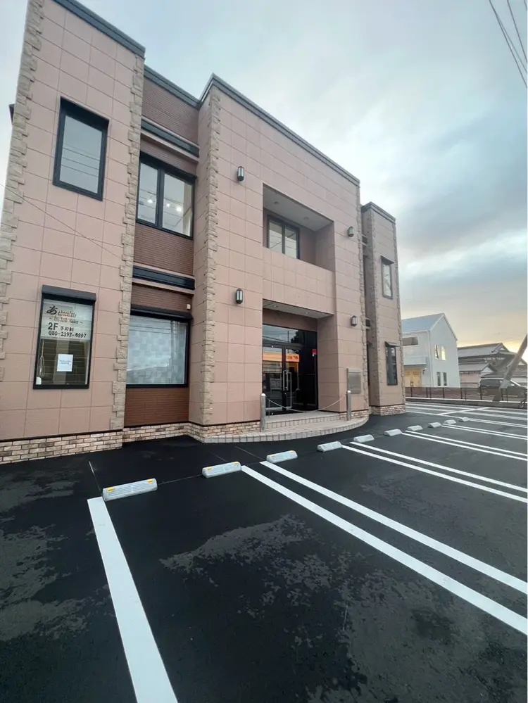 WHITE EYE-ホワイトアイ-の内観・外観1