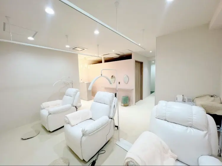 M.LASHの内観・外観1