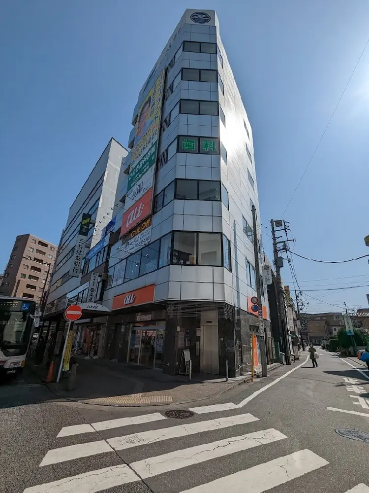 カットオフ高幡店の内観・外観1