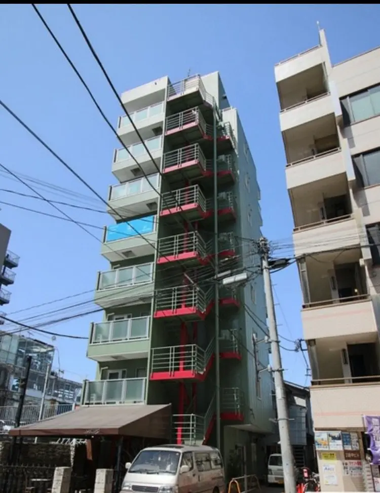 WHITE EYE本八幡店の内観・外観2