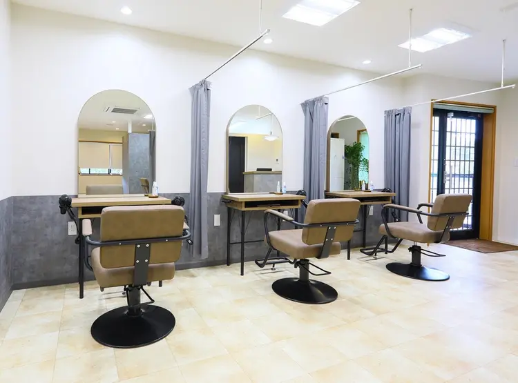 TELAHAIR八幡宿店の内観・外観1