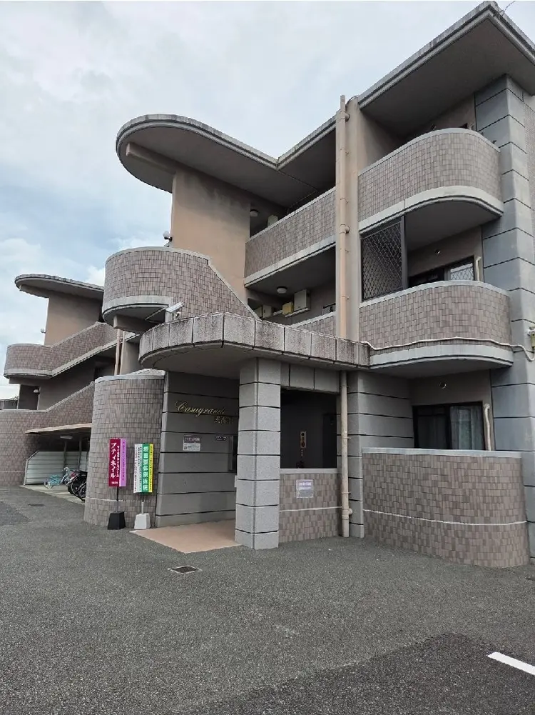 プティネイルの内観・外観2