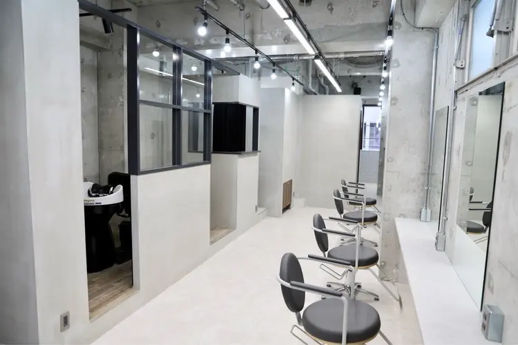 Almafourの内観・外観1