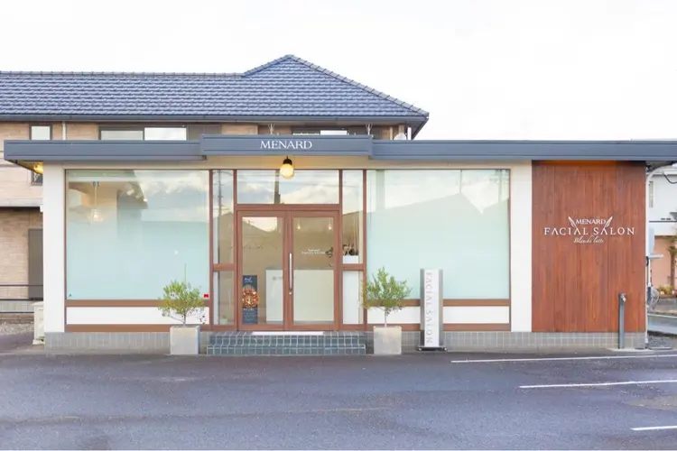 メナードフェイシャルサロン　ブランシェラテの内観・外観1